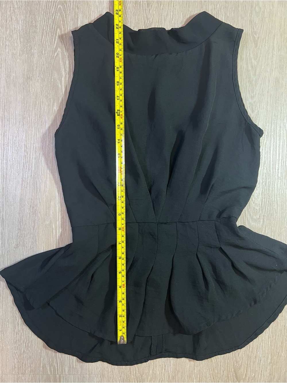 Sleeveless Black Minimalist Peplum Blouse Women's XS with Chic Gathered Waist - Picture 5 of 9